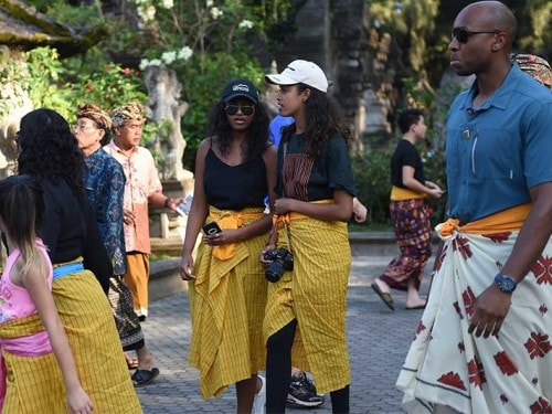 발리의 신성한 정화의 샘, 띠르따 음뿔(TIRTA EMPUL)의 온천