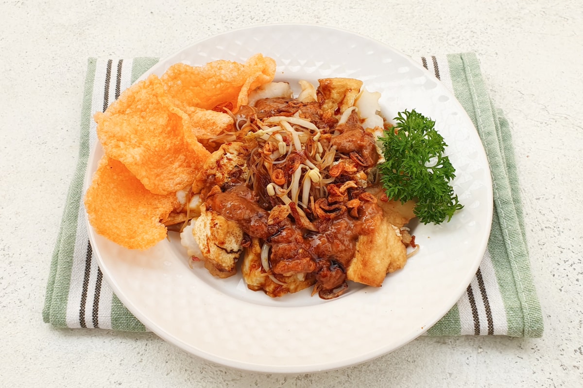 인도네시아에서 꼭 먹어봐야 할 10가지 음식 